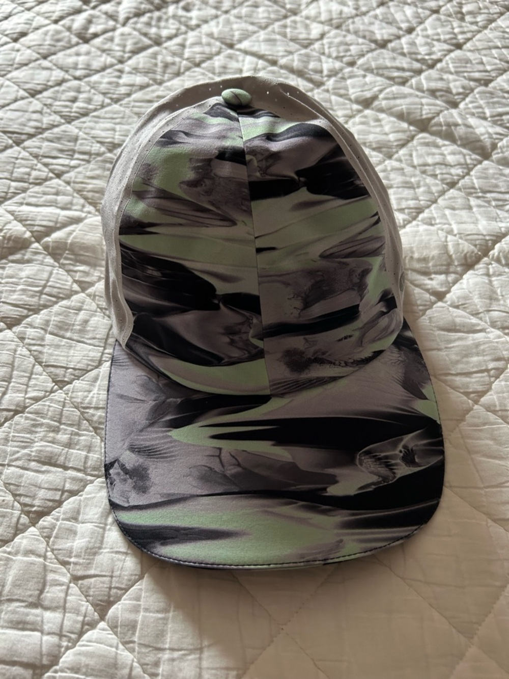 Lululemon Fast and Free Running Hat NWOT